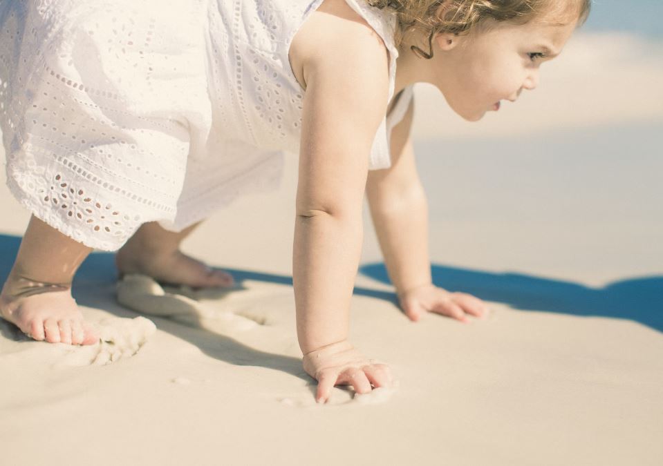 아기의 이상한 걸음걸이 원인 조치방법 알아보겠습니다