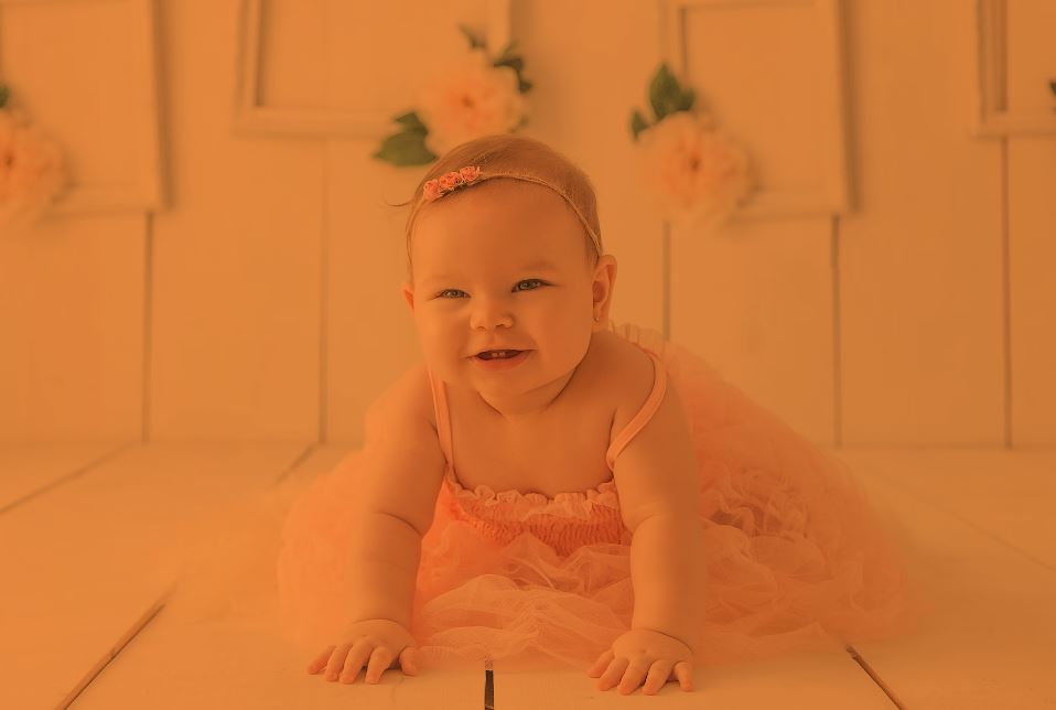 뒤로 기어가는 아기 어떻게 할까요