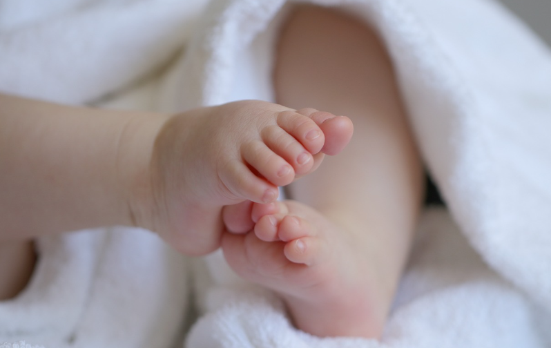 아기 잠잘 때 땀 많이 나는 이유와 조치 방법!!