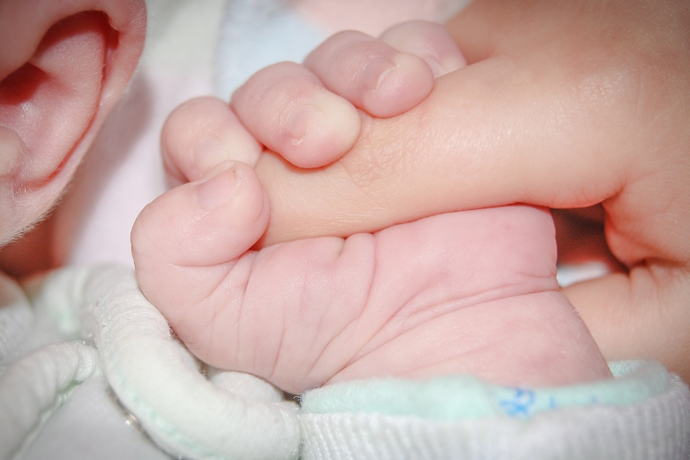 잠이 많은 아기, 너무 많이 자는 아기 걱정 된다면!!